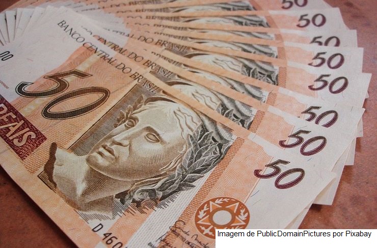 Cerca de 30% das mulheres brasileiras estão inadimplentes