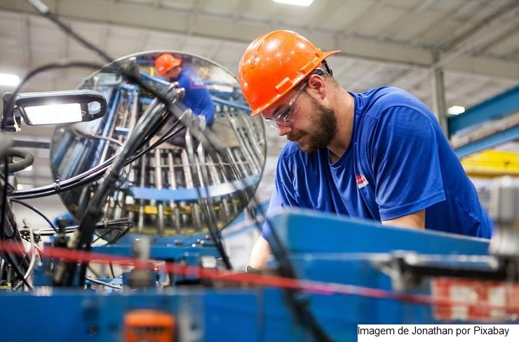 Atividade industrial avança em agosto e expectativas seguem otimistas