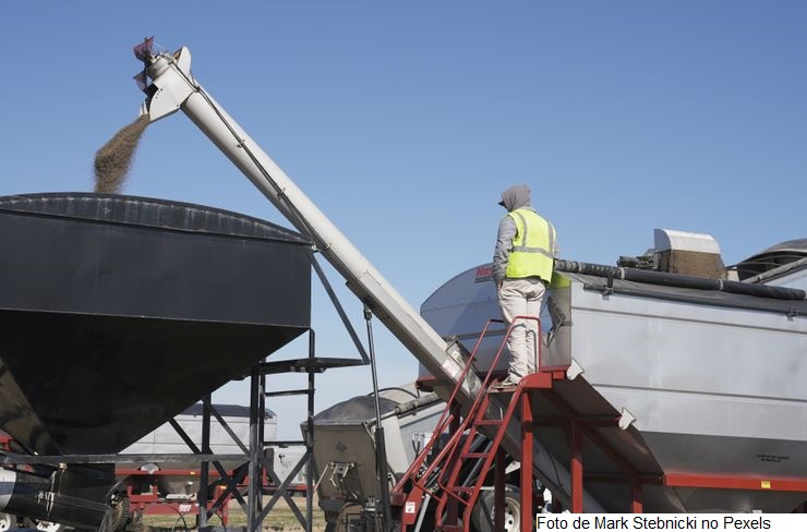 Seminário reúne procuradores, governo e técnicos para debater produção de fertilizantes no Brasil