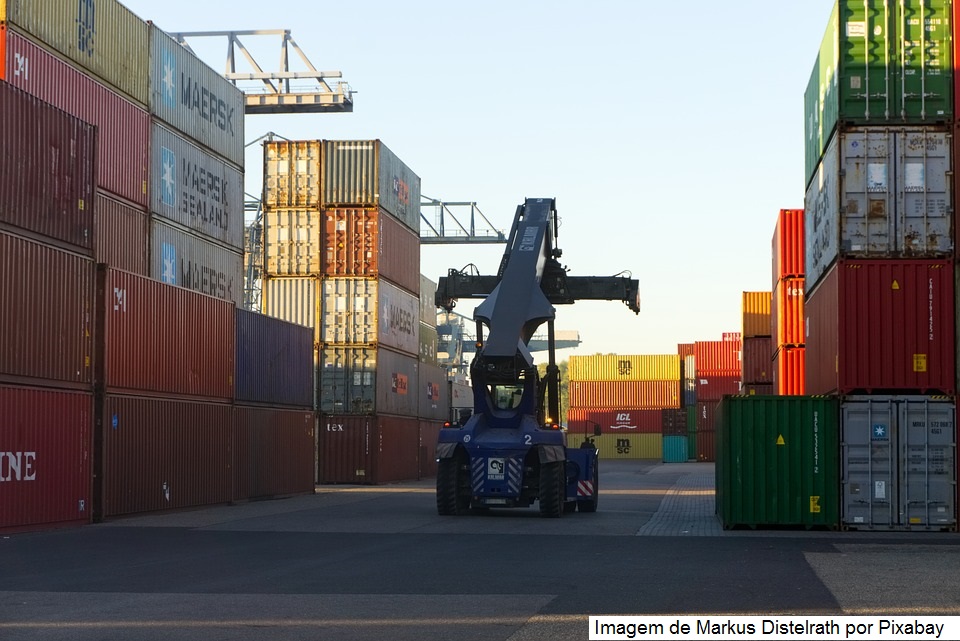 Superávit da balança comercial soma US$ 2,04 bilhões até segunda semana de setembro