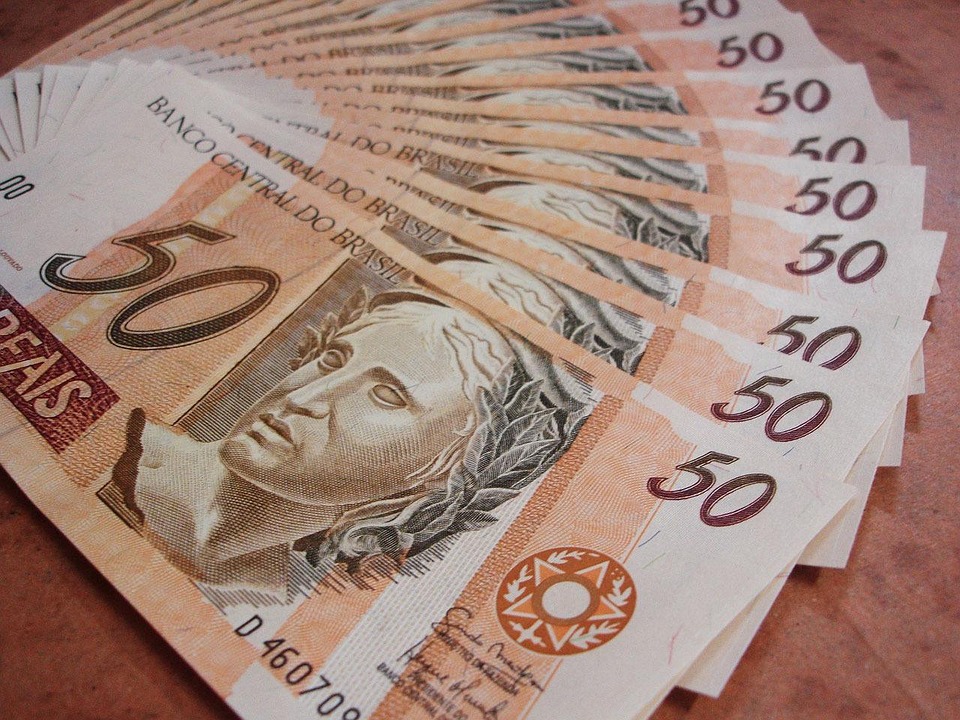 Incerteza Econômica recua em fevereiro, após subir muito no mês anterior
