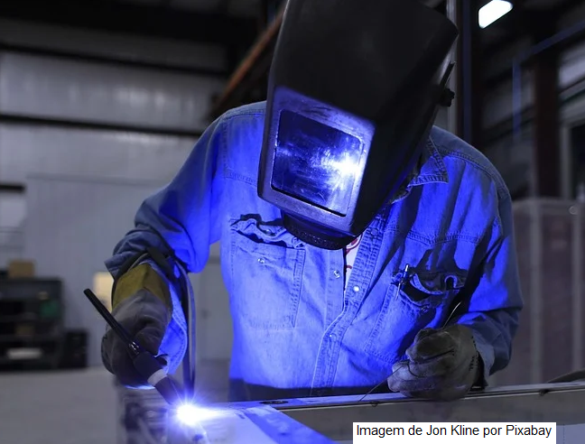 18 setores industriais registram confiança menor em julho, mostra CNI