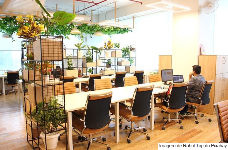 Setor de coworking recupera força com formato híbrido de trabalho