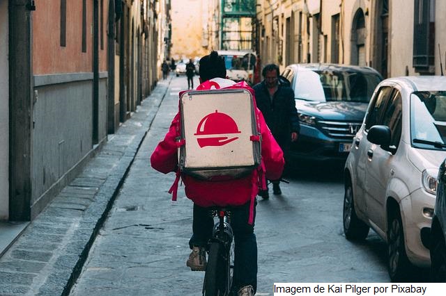 Restaurantes criam marcas voltadas só para atender delivery
