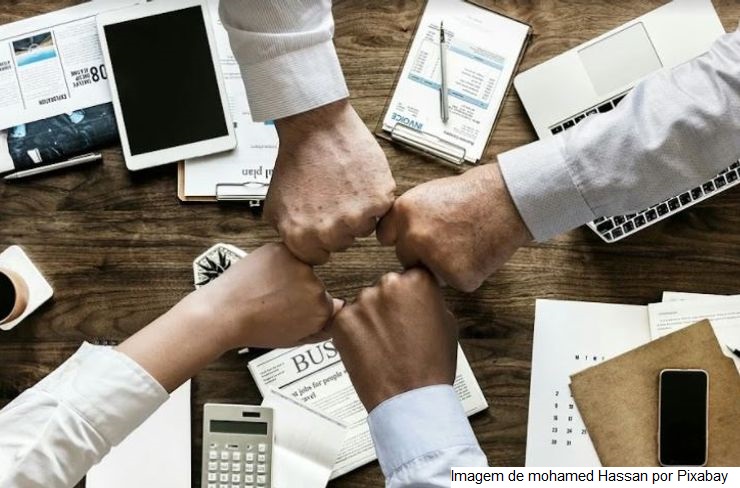 Lucro das empresas cresce 235% e salta para R$ 228 bilhões em 2021