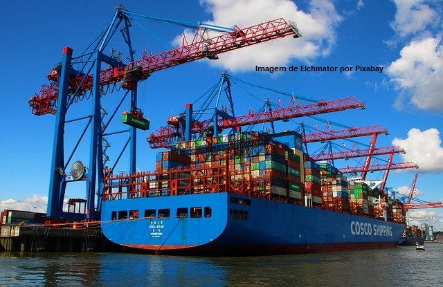 Exportação e importação seguem em forte alta e superávit comercial chega a US$ 31,76 bilhões no ano