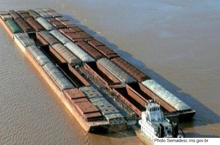 O transporte fluvial está sendo afetada pela queda do nível de água do rio Paraguai