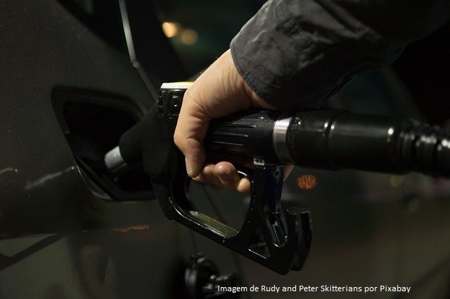 Inflação pelo IPC-S sobe 0,66% sob influência de componentes como a gasolina