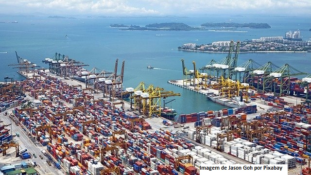 AEB prevê aumento das exportações e importações e superávit recorde