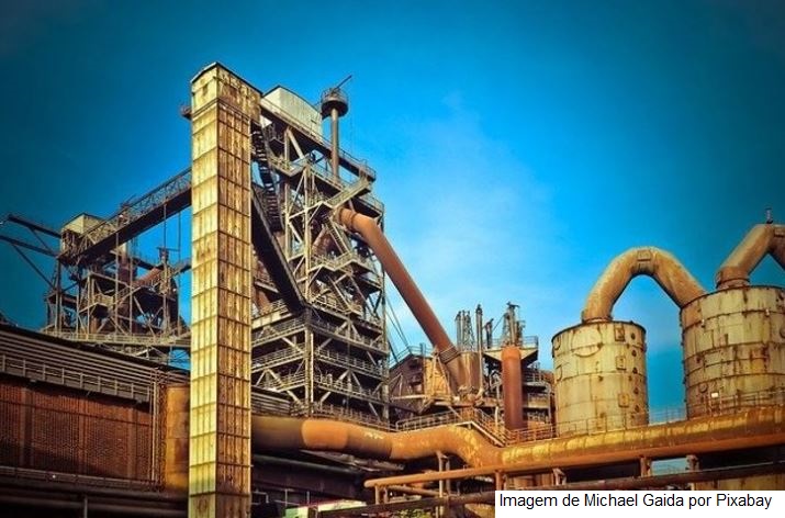 Produção industrial cai 0,7% em agosto, terceira queda consecutiva