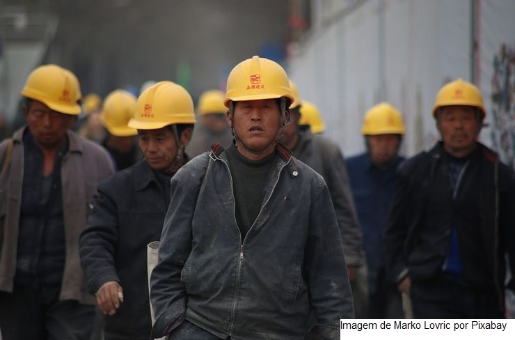 (Multimídia) Lucros industriais da China registram menor declínio em maio