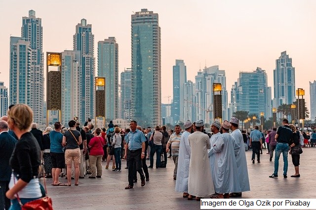 Câmara Árabe assina acordo com zona franca de Dubai