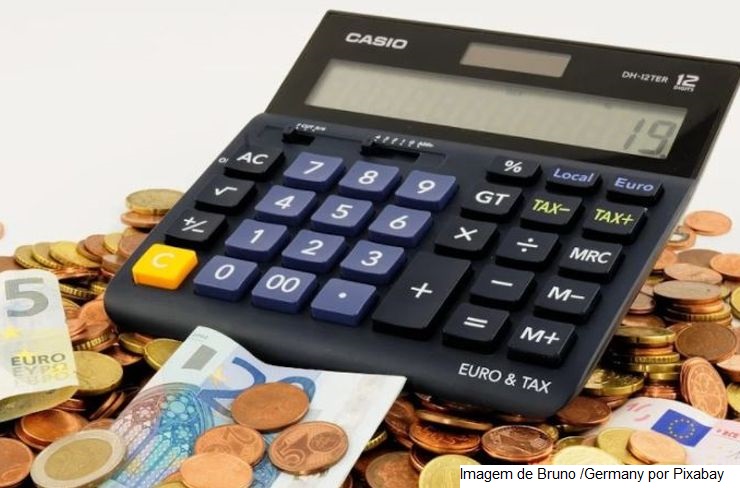 Número de endividados cai 0,2 ponto percentual em janeiro, diz CNC