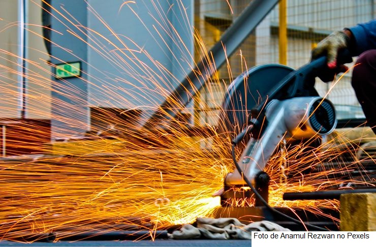 Indicador Ipea registra alta de 0,4% na demanda por bens industriais em fevereiro
