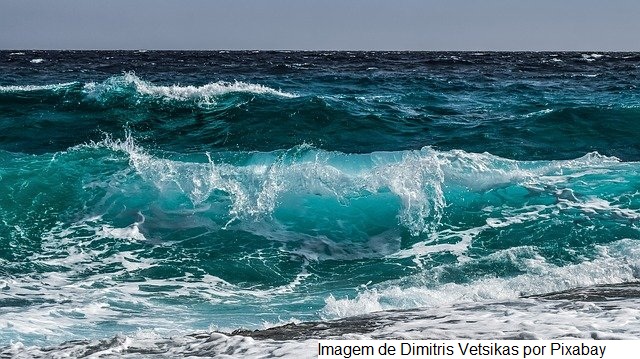 Calor acumulado em oceanos bate novos recordes em 2021, alerta estudo