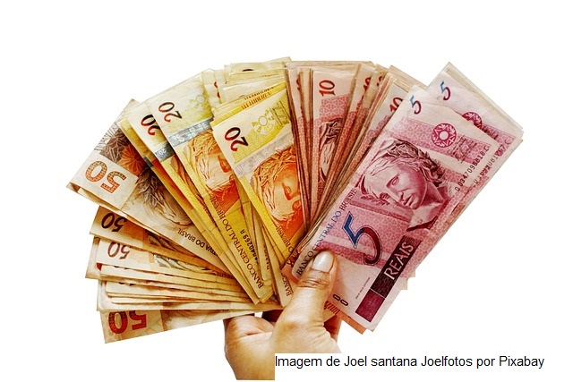 Salário médio do trabalhador cresce e atinge R$ 2.979, diz IBGE