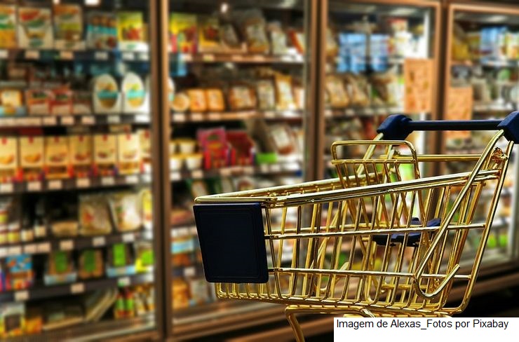 Atacarejos e supermercados voltam a ter fluxo de consumidores semelhante a pré-pandemia