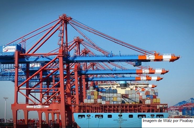 Balança comercial tem maior superávit para janeiro desde 2006