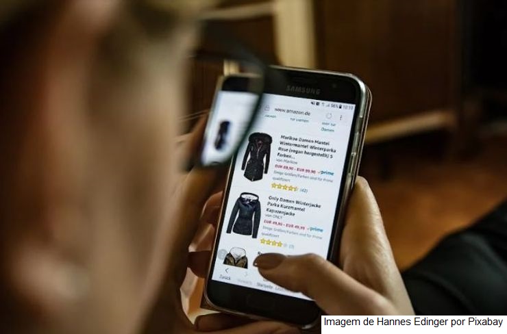 Pedidos online em supermercados crescem quase 40% em 2021