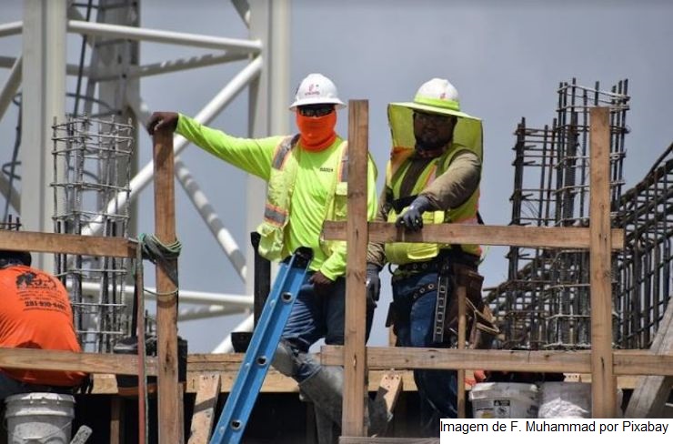 BC: economia recua quase 1% em janeiro