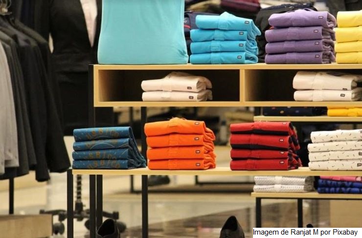 Varejo paulista fecha 2021 com alta de 10,2% e cria 1 milhão de postos de trabalho formais