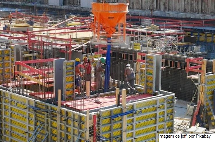 Superávit de empregos cai 40% em agosto no Estado