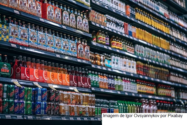 Inflação em supermercados no Reino Unido vai a 14,6%