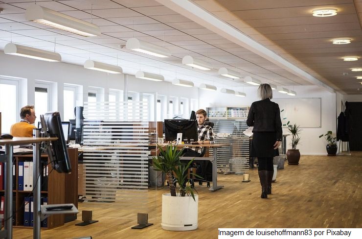Confiança Empresarial sobe 2,2 pontos em agosto, atingindo o maior nível desde agosto de 2021