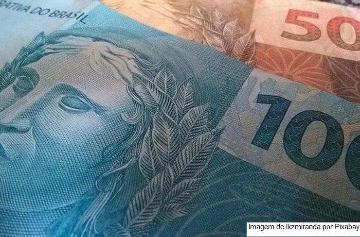 Quadro de desaceleração da economia com inflação pode travar recuperação do rendimento do trabalho