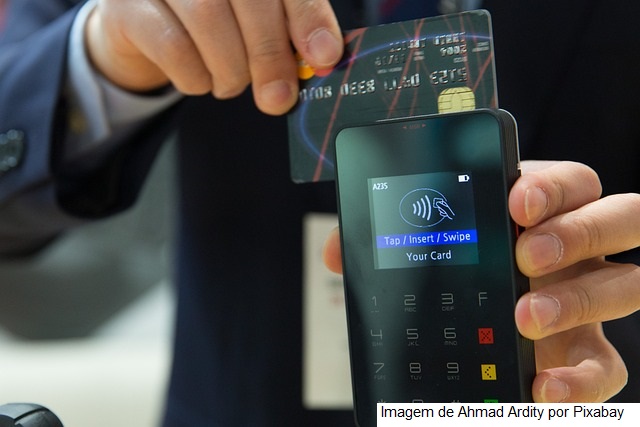 Pagamento “contactless” está entre as tendências mundiais do varejo em 2023