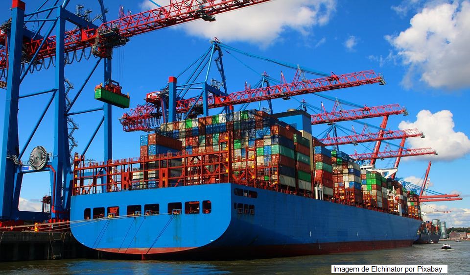 Brasil: preço de importados encolhe superávit comercial