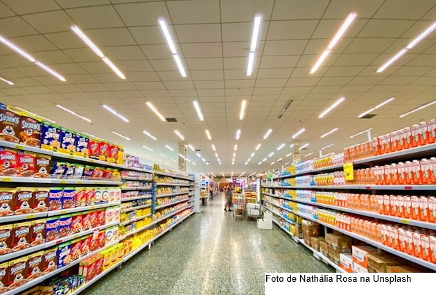 Mesmo com alta de preços dos alimentos, inflação desacelera para todas as faixas de renda em janeiro