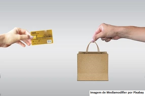 Pesquisa mostra que 70% dos brasileiros aumentaram gastos com compras online