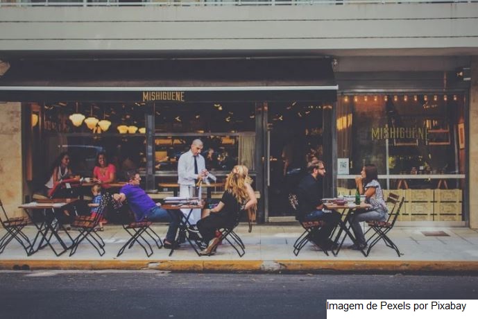 Consumo em restaurantes e supermercados teve recuperação em dezembro